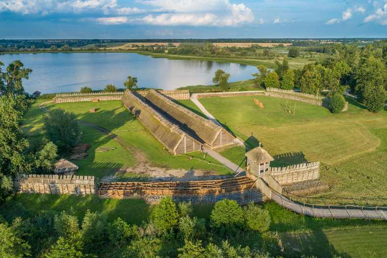 Żnin Biskupin Lubostroń
